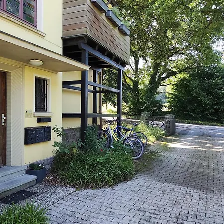 Gruene Oase Nr.2, Nahe Uni Und Technologie Quartier *